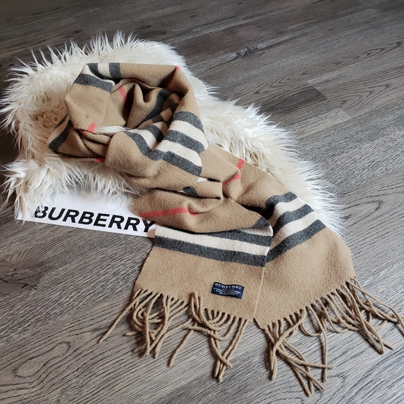 BURBERRY - Scarf - Picture 6 of 16
